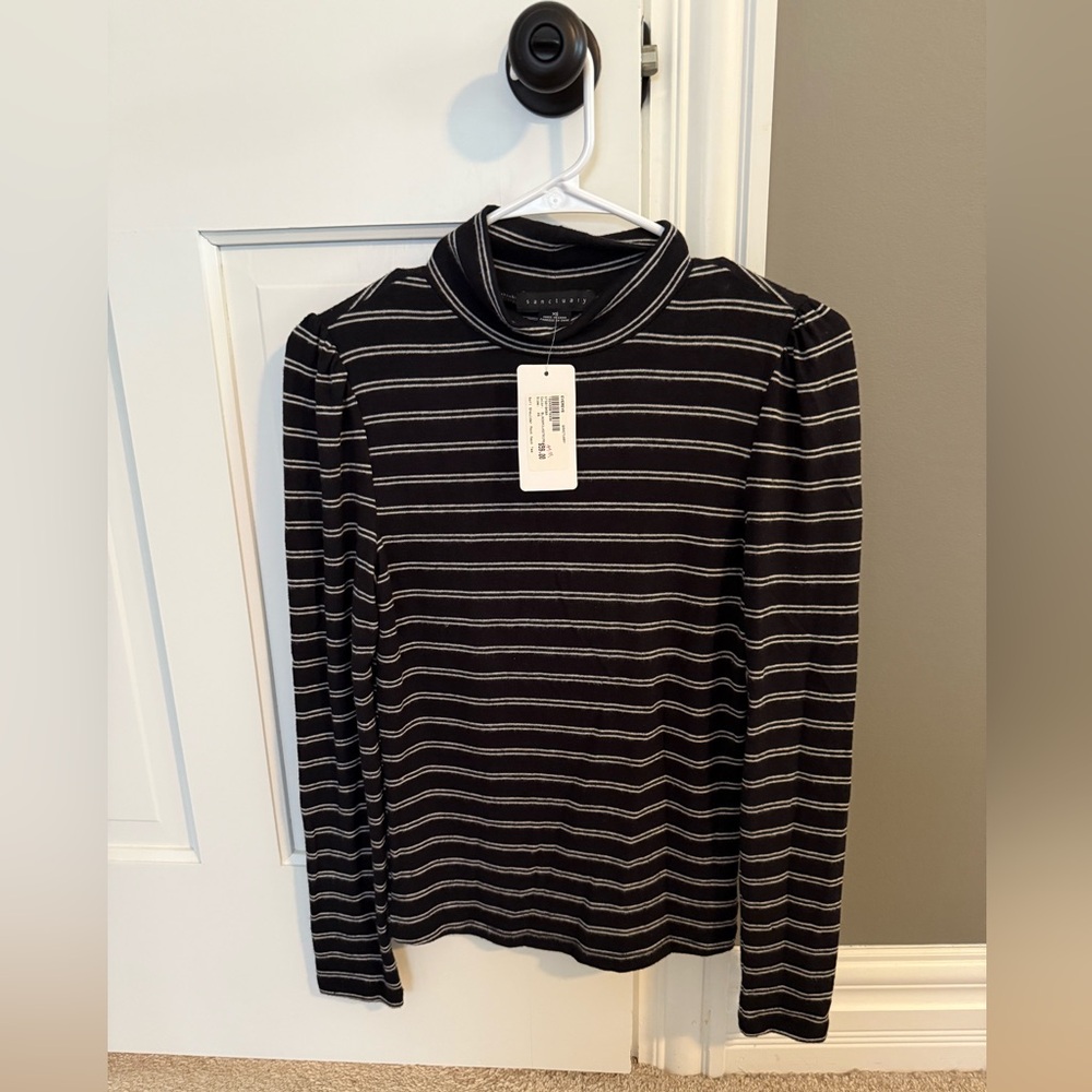 NWT Evereve Mock neck Top